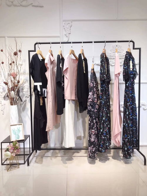 聚焦銀發經濟 中老年女裝夏裝套裝的市場機遇與店鋪運營攻略